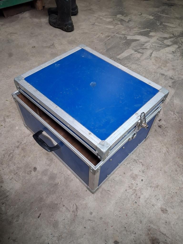 Flightcase PENN kist afsluitbaar, Ophalen