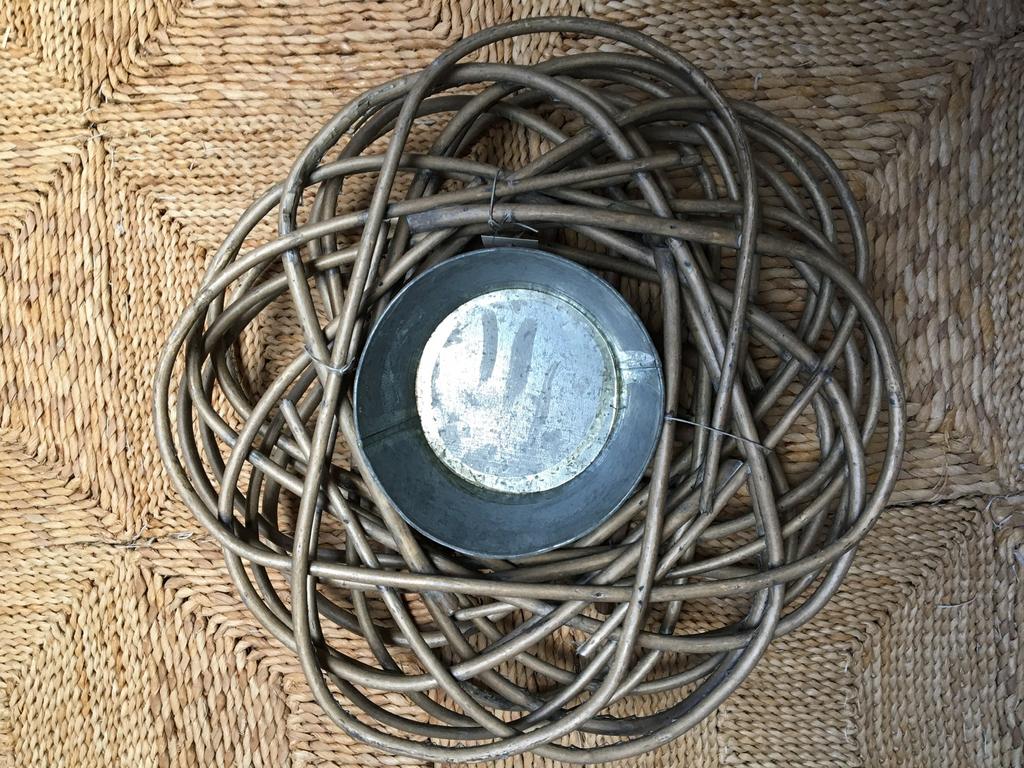 Grote krans met zinken bakje, 1x klein kransje, wit dienblad, Ophalen of Verzenden, Nieuw