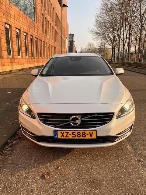 Volvo V60 D6 215pk Plug-in Hybrid 2013 Wit, Automaat, 1849 kg, 1800 kg, Vierwielaandrijving