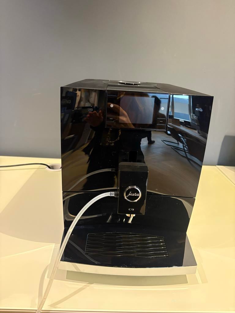 Jura C9 koffiemachine, 10 kopjes of meer, Koffiemachine, Zo goed als nieuw, Koffiebonen