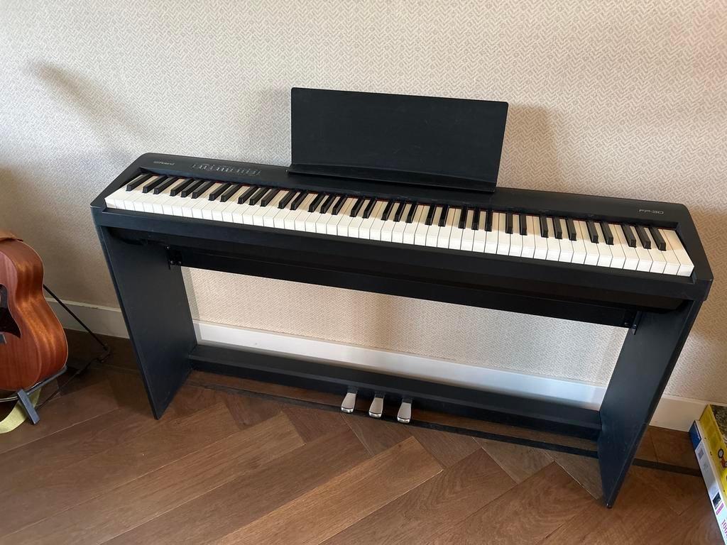 Complete Roland elektrische piano FP-30, Muziek en Instrumenten, Ophalen, Gebruikt, Zwart, Digitaal