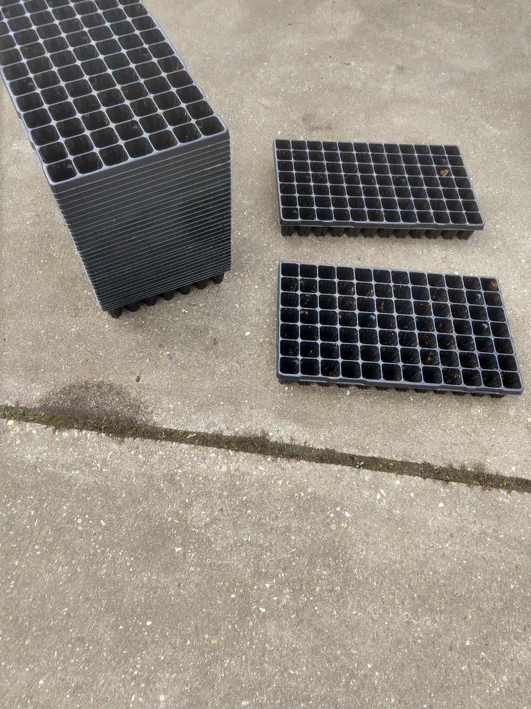 Stek en Zaaitrays  84 gaats, Ophalen