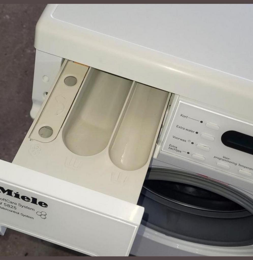 Miele SoftCare System W 5825 Wasmachine, Carl-Miele-Straße 29, 33332 Gütersloh, Duitsland, Refurbished, Miele, 85 tot 90 cm