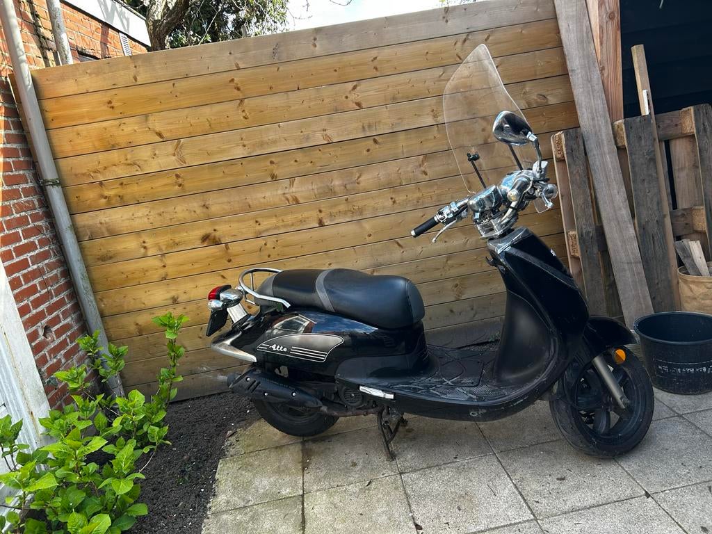 SYM Allo scooter, Fietsen en Brommers, Scooters | SYM, Gebruikt, Allo, Benzine, Ophalen