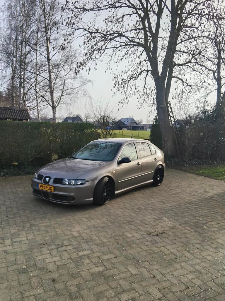 Seat Leon 1.8 20VT 132KW 2003 Grijs, Auto's, Seat, Voorwielaandrijving, LED verlichting, Zwart, 4 cilinders
