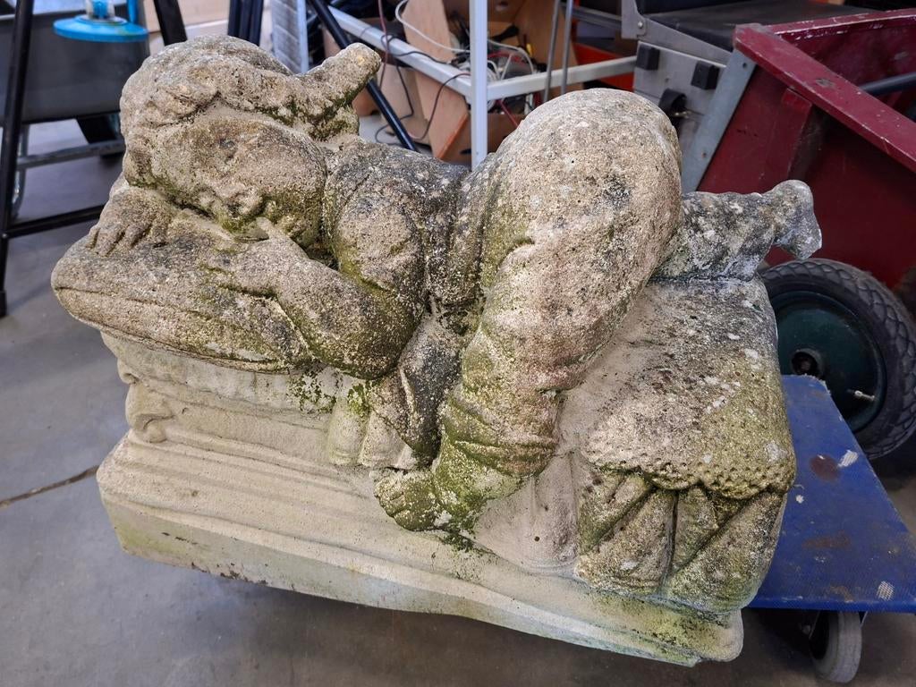 Betonnen tuinbeeld Putto, Ophalen