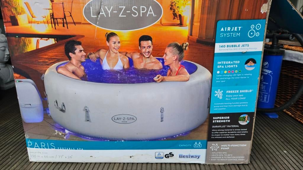 Intex opblaasbare jacuzzi, Ophalen, Zo goed als nieuw, Pomp