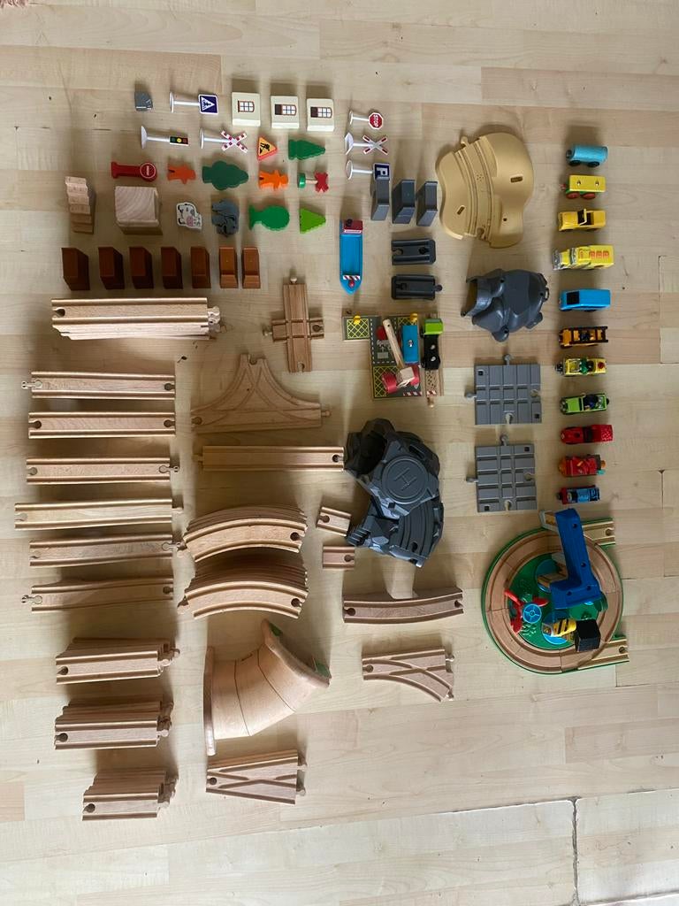 Houten treinbaan pakket (Brio, Chuggington), Ophalen of Verzenden, Gebruikt