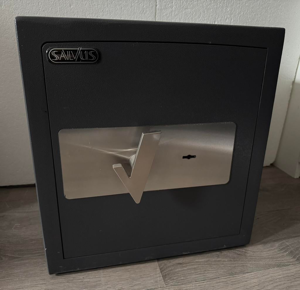 Zeer degelijke Salvus kluis brandkast 2 sleutels, Ophalen, Brandkast