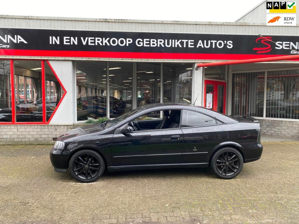 Opel Astra Coupé 2.2-16V - Full Black Edition - Inruil Mog, Voorwielaandrijving, Gebruikt, 4 stoelen, Zwart