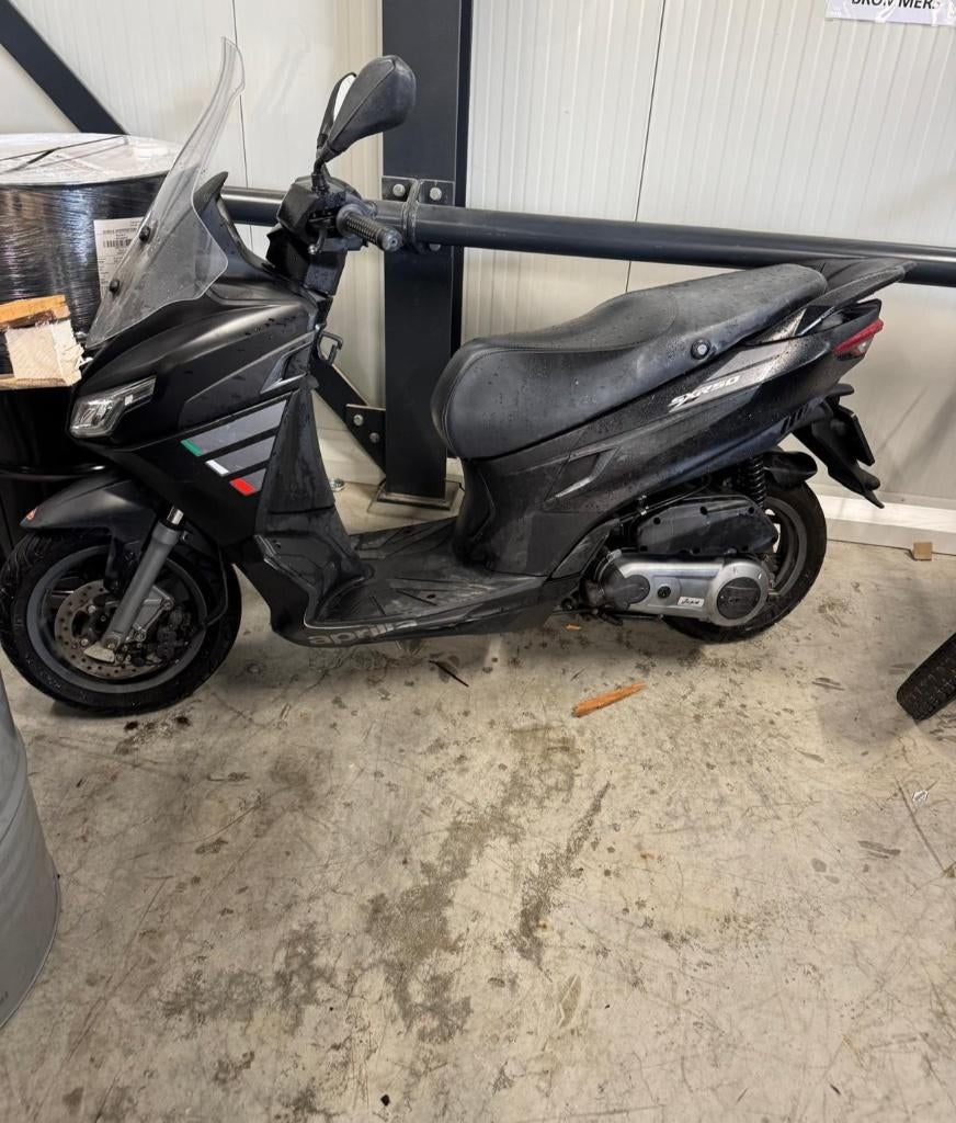 APRILIA SXR OPKNAPPER BJ2024 sxr 50 , sr 50 scooter brom 45, Ophalen, Gebruikt, Overige modellen, Benzine