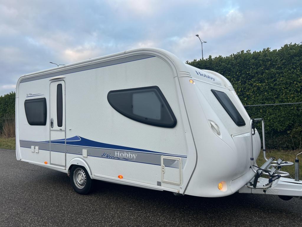 Hobby La Vita Bionda 460 UFE 2009 FRANS BED RONDZIT MOVER, Hobby-Wohnwagenwerk Ing. Harald Striewski GmbH, Hobby, Harald-Striewski-Straße 15, 24787 Fockbek, Duitsland