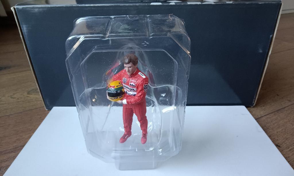 Ayrton Senna McLaren F1 1/18 Marlboro Figuur, Verzamelen, Ophalen of Verzenden, Zo goed als nieuw, Formule 1