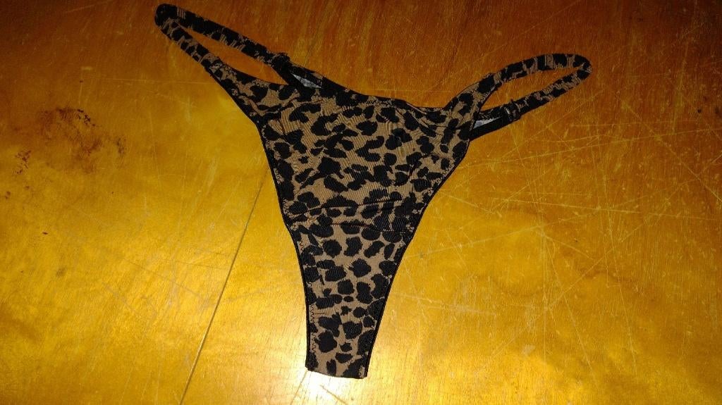 Panter print string - XL, Kleding | Dames, Ondergoed en Lingerie, String, Bruin, Ophalen of Verzenden