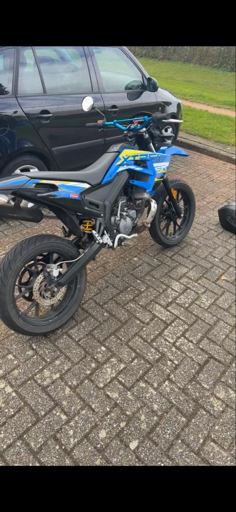 Derbi Senda Extreme SM 2019 - Nette staat, Fietsen en Brommers, Brommers | Derbi, Ophalen, 6 versnellingen, Maximaal 45 km/u, Zo goed als nieuw