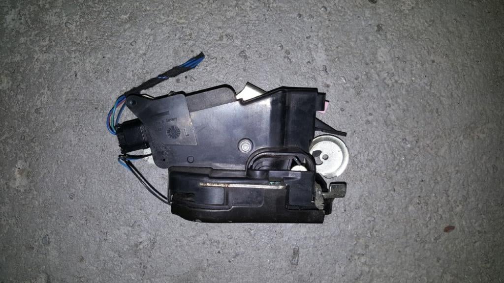 Slotmechaniek Mercedes-Benz Vito 2008 links-voor, Ophalen of Verzenden