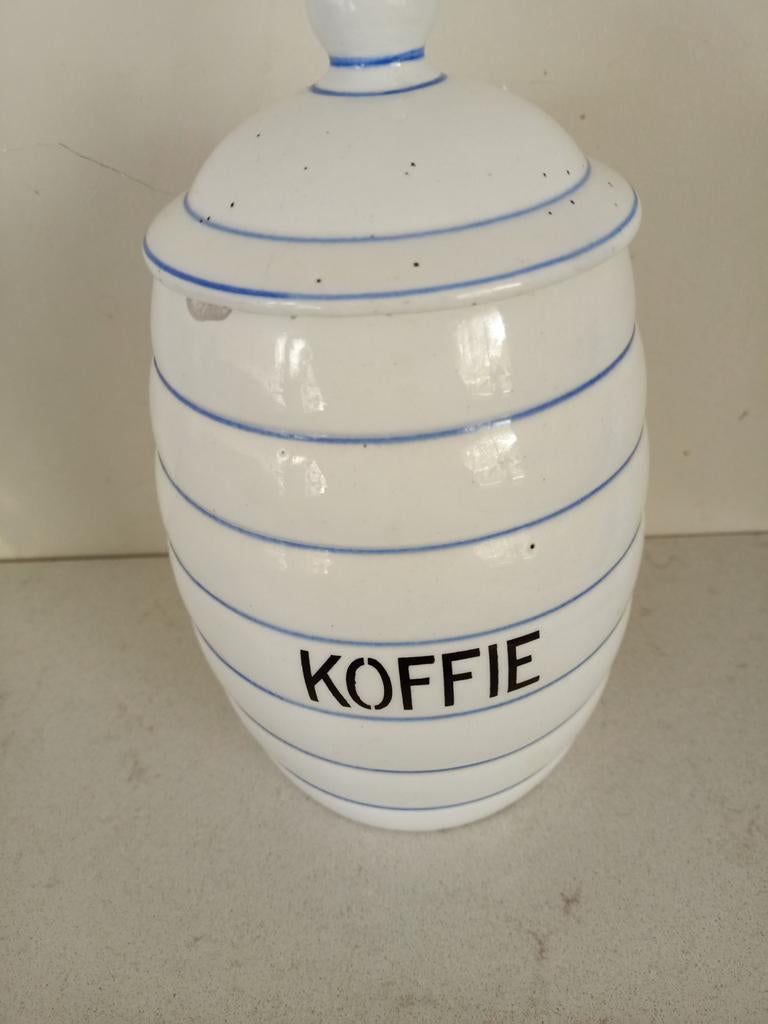 Oude koffiepot van keramiek, wit met blauwe strepen, Ophalen of Verzenden