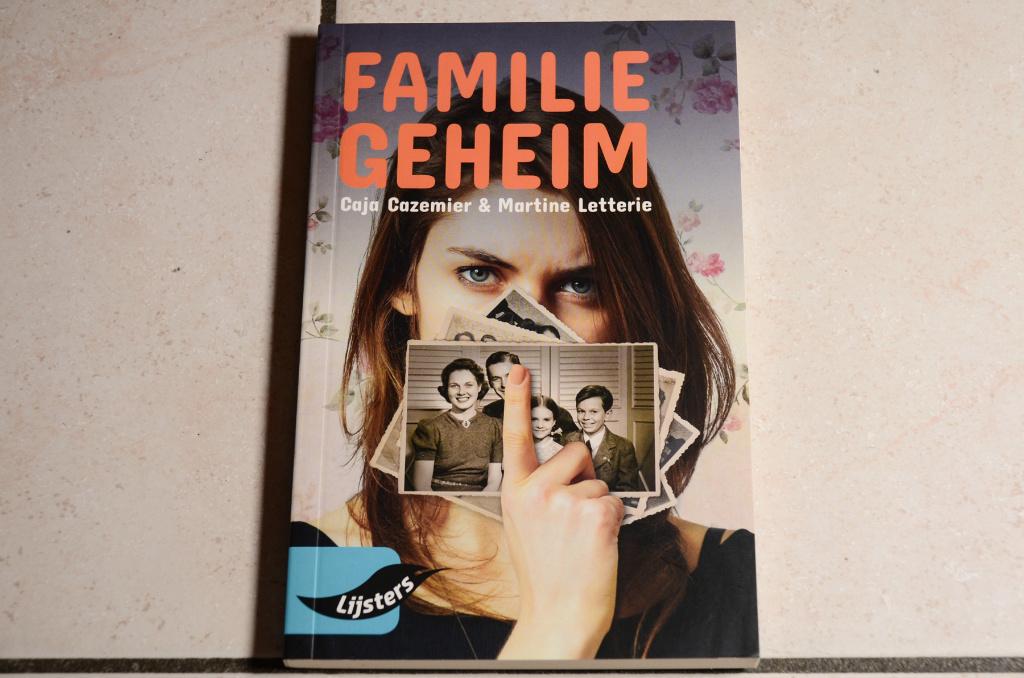 Vroege lijsters: Familiegeheim / Caja Cazemier    , Boeken, Ophalen of Verzenden, Zo goed als nieuw, Fictie
