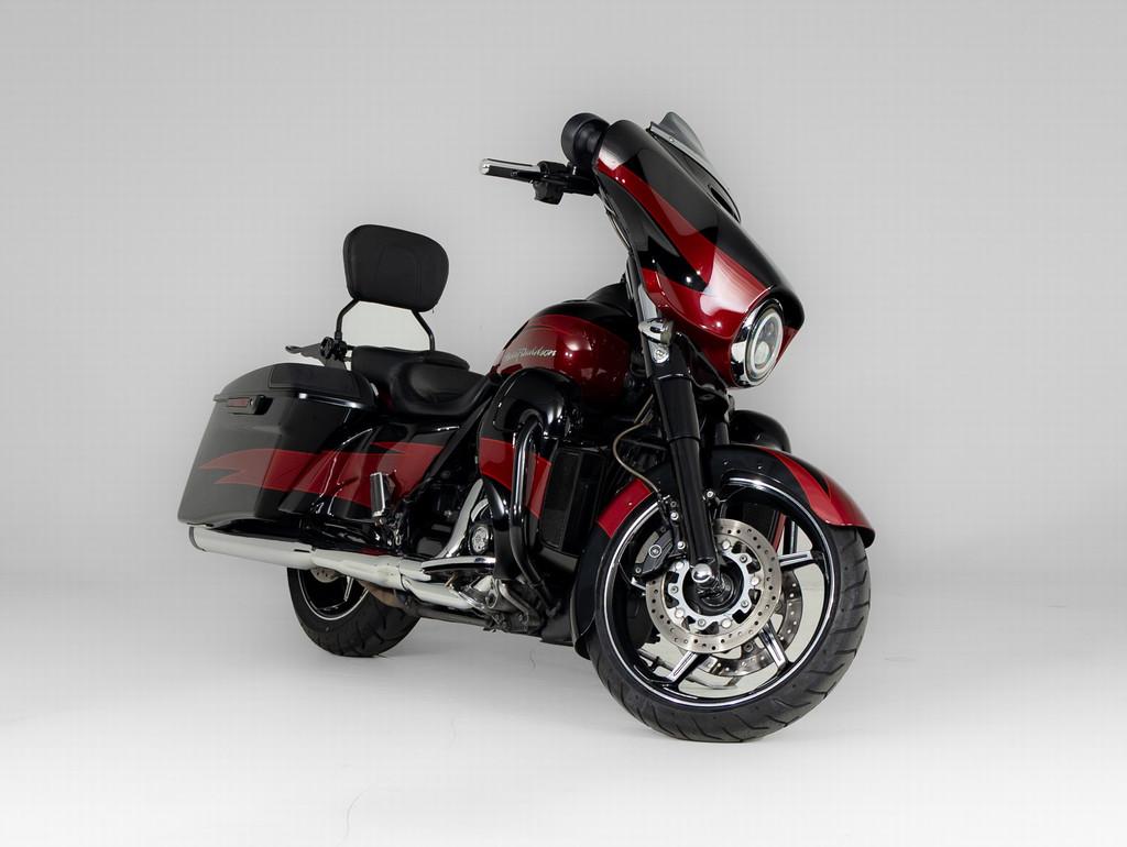 Harley-Davidson CVO Street Glide (bj 2016)