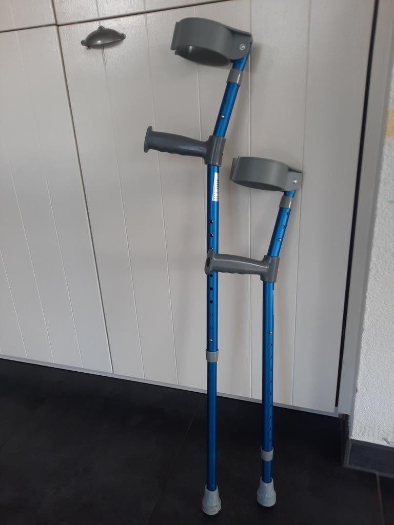 Loopkrukken kind verstelbaar, Diversen, Loopkrukken, Ophalen, In hoogte verstelbaar, Zo goed als nieuw