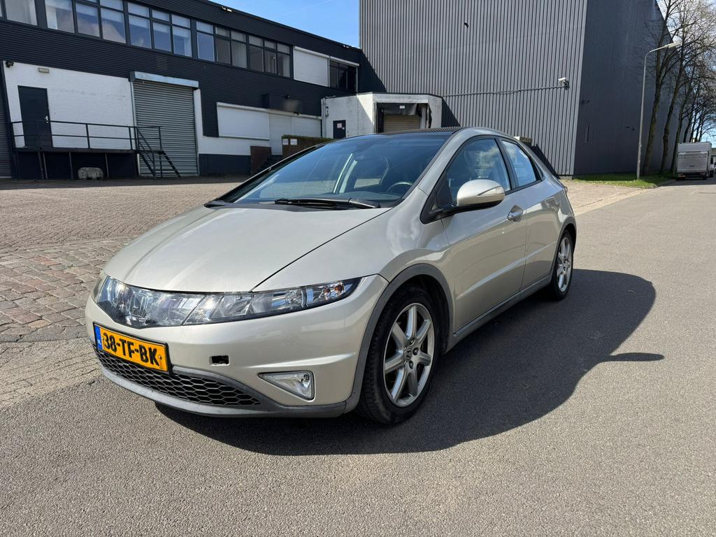 Honda Civic 1.8I Executive Pano DAK/Stoelverwarming/Trekhaak, Voorwielaandrijving, 4 cilinders, Beige, Origineel Nederlands