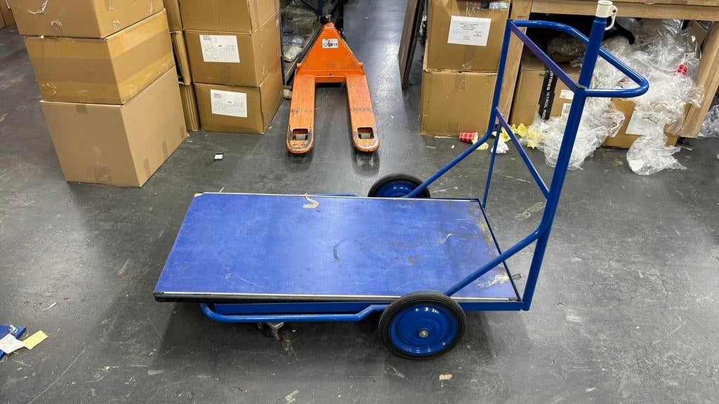 Magazijn karretje, Ophalen