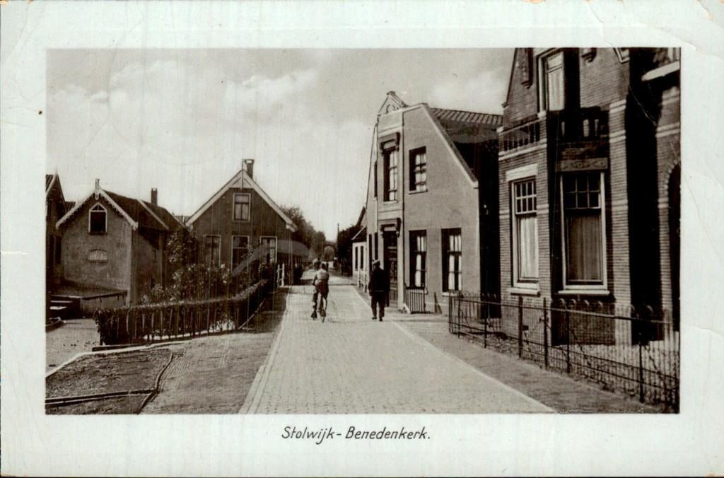 Stolwijk - Benedenkerk - straatzicht, Ophalen of Verzenden, 1920 tot 1940, Gelopen, Zuid-Holland