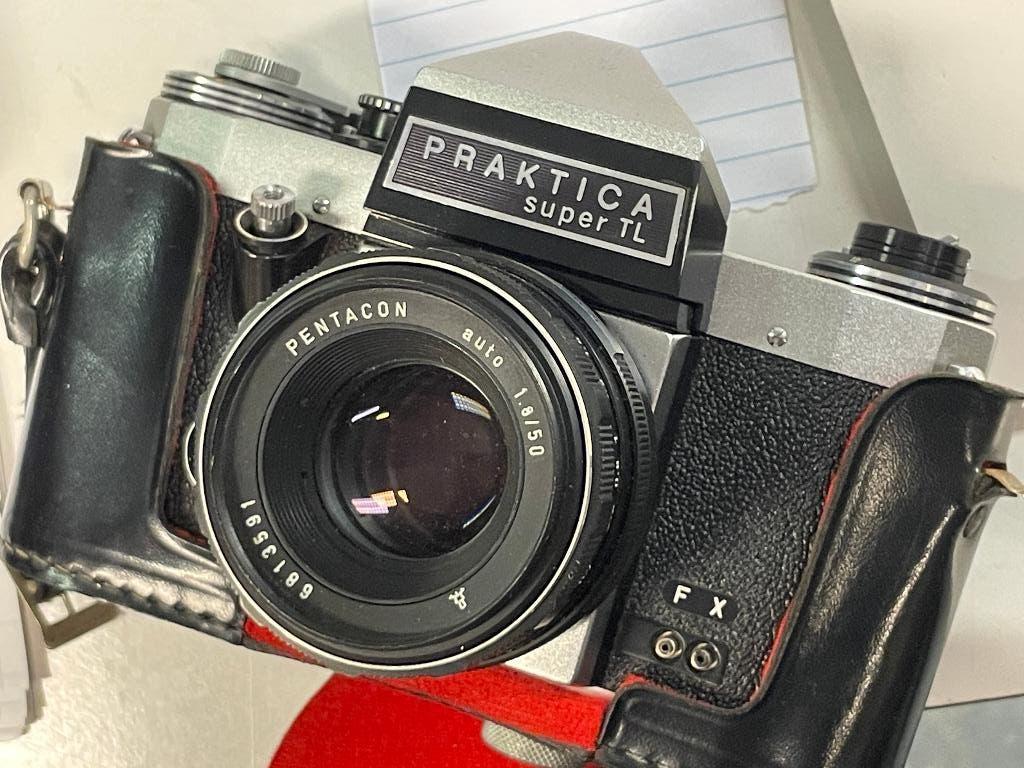 Praktica Super TL vintage analoge fotocamera body + M42 lens, Audio, Tv en Foto, Fotocamera's Analoog, Gebruikt, Spiegelreflex