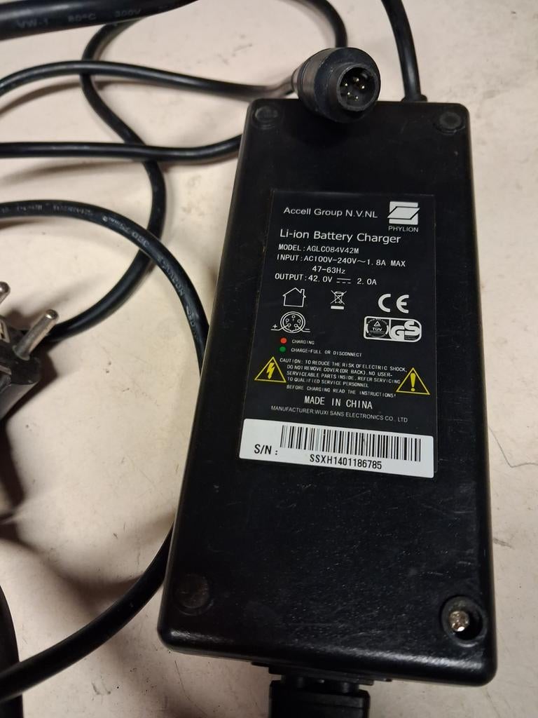 Oplader fiets accu voor oa.Sparta hij word niet opgestuurd., Ophalen