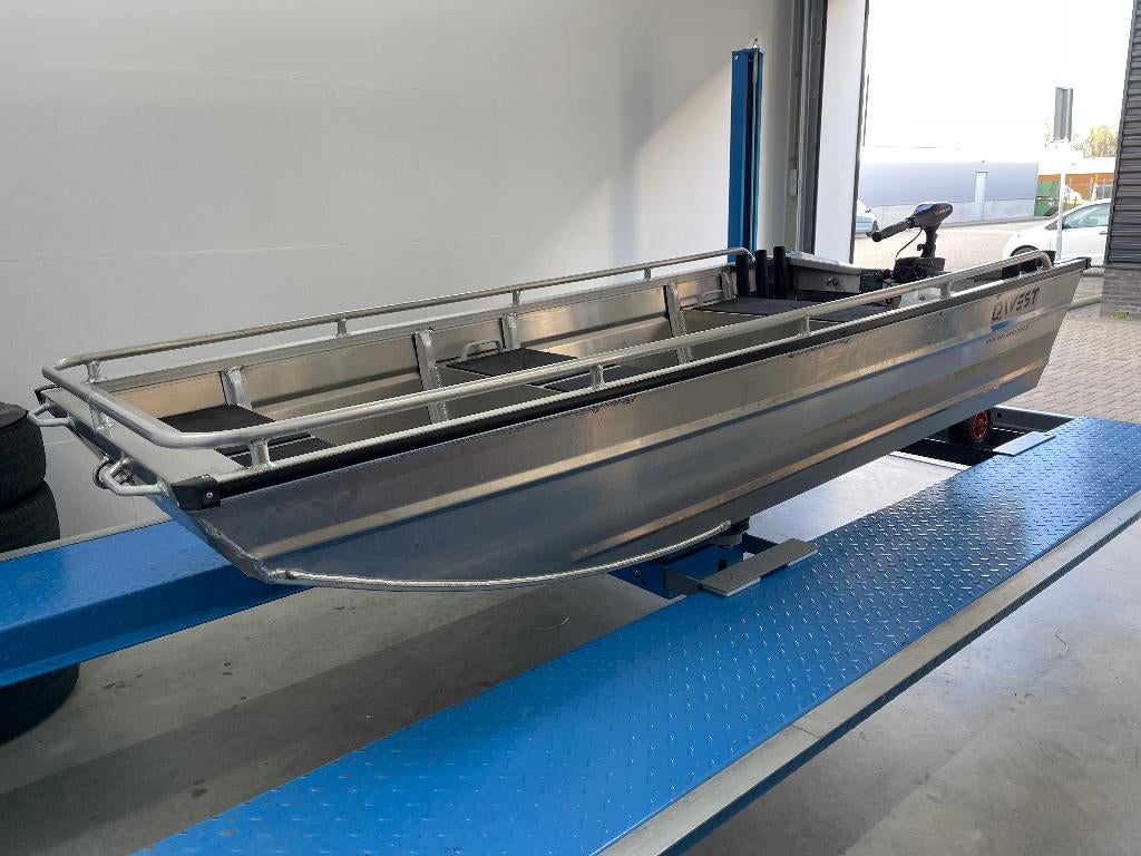 Visboot met Minn kota en AGM Power accu en strandwiel etc., Ophalen, Zo goed als nieuw, Complete hengel