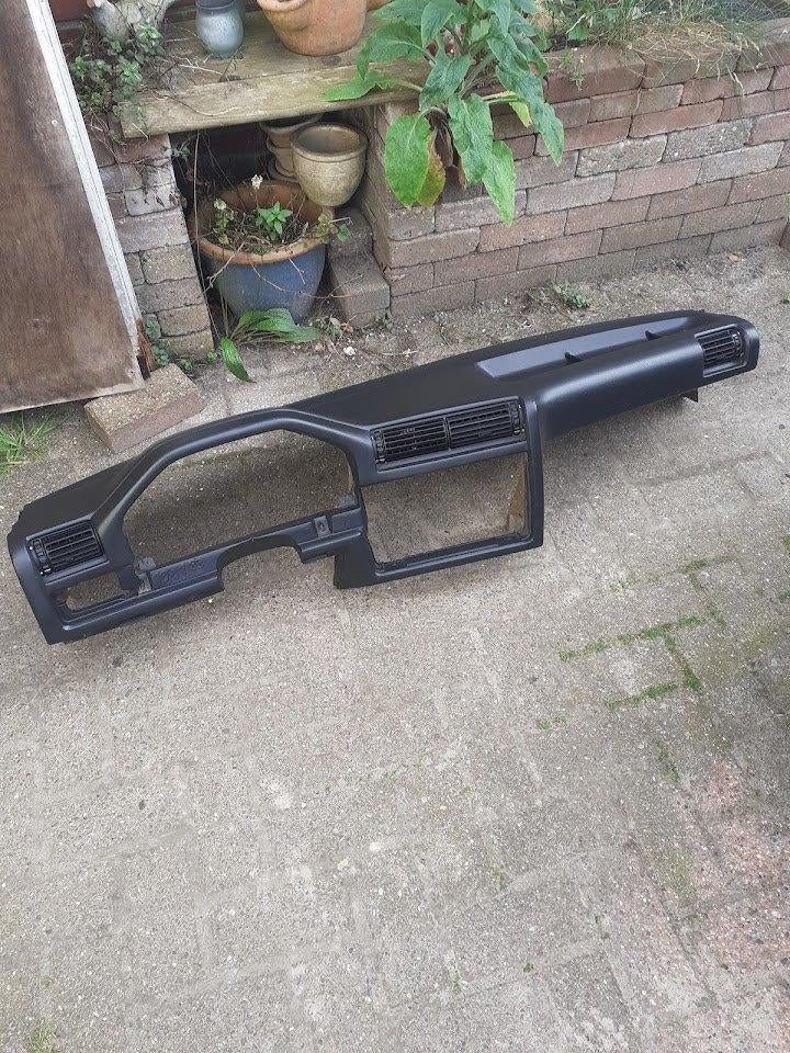 aangeboden nette dashboard bmw E30 €100,-, Auto-onderdelen, Ophalen, Gebruikt, BMW