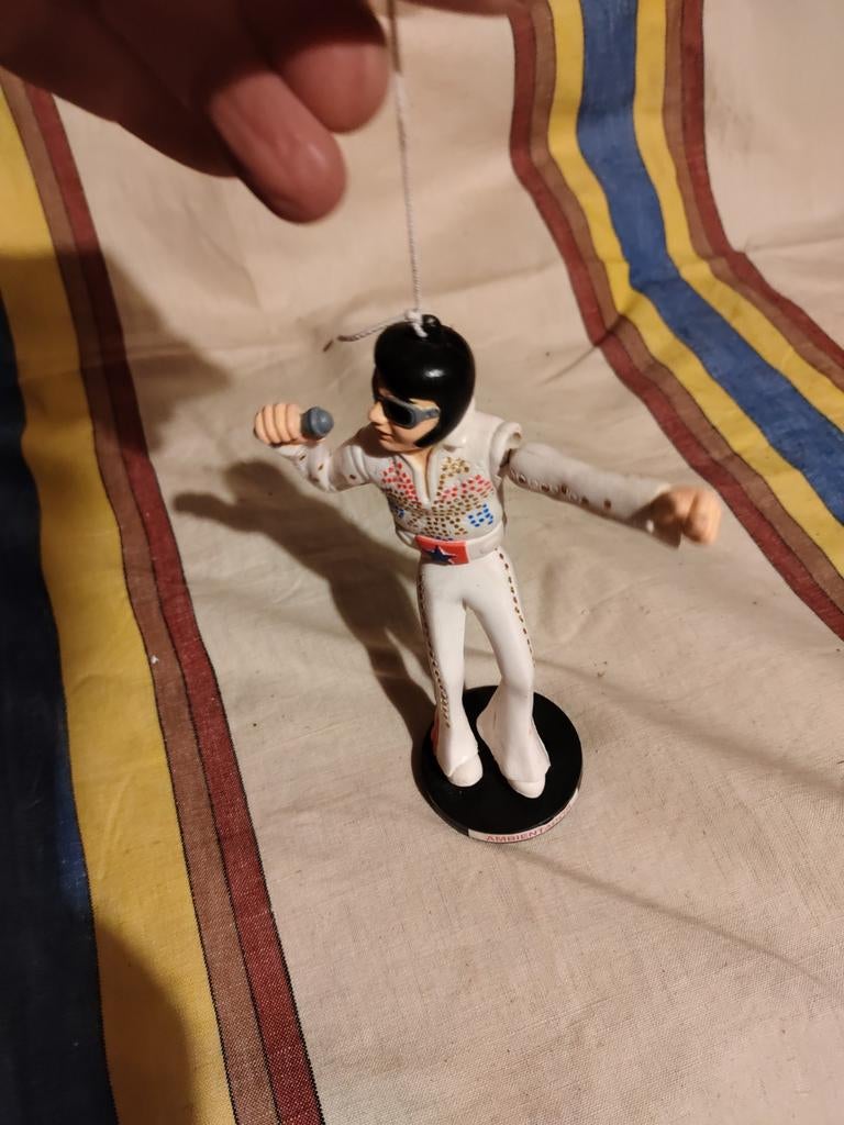 Elvis Presley dansend voor aan (auto) raam, Ophalen of Verzenden