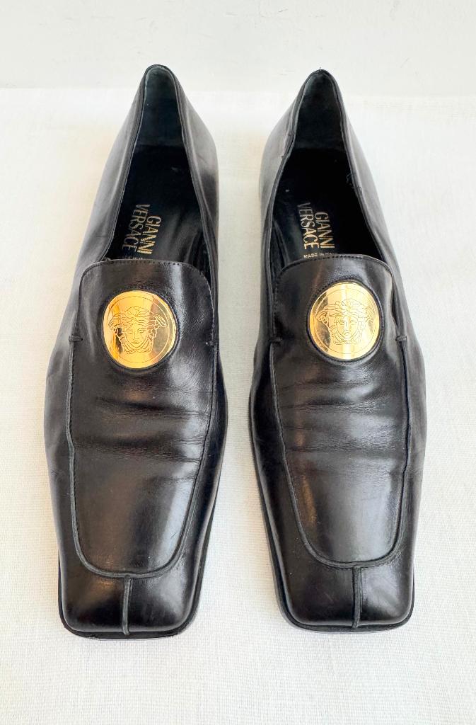 Gianni Versace 38,5 vintage kalfsleren muiltje, Ophalen of Verzenden, Zo goed als nieuw, Zwart, Sneakers of Gympen
