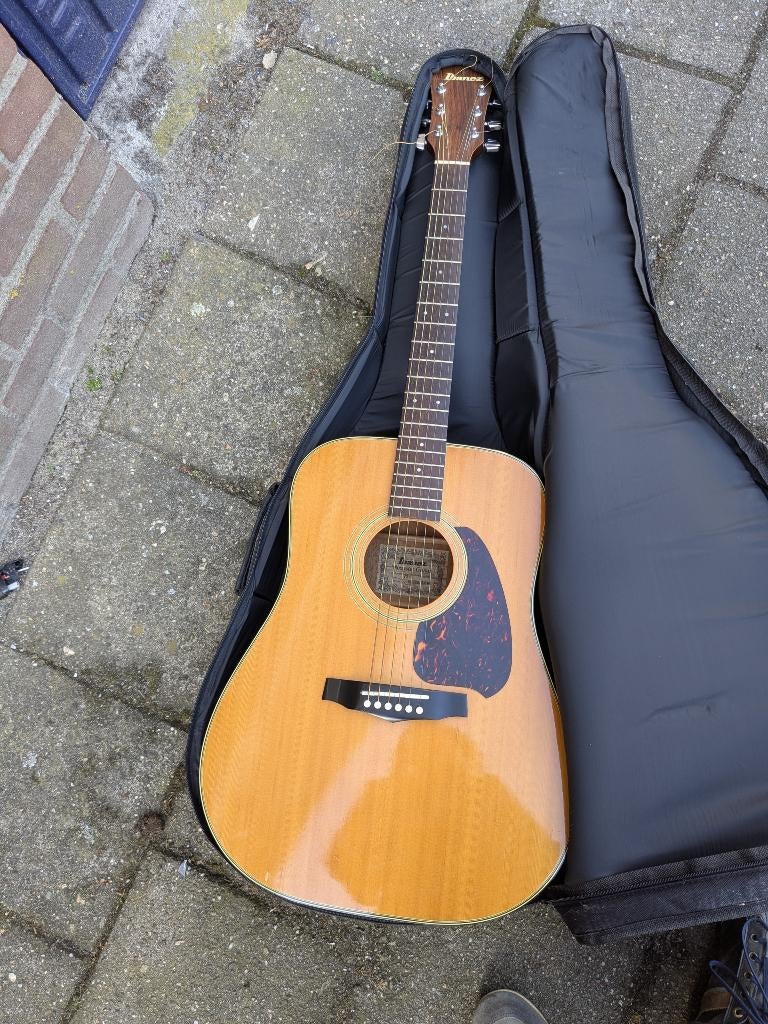 Ibanez V300 akoestische gitaar (1982), Muziek en Instrumenten, Snaarinstrumenten | Gitaren | Akoestisch, Ophalen, Gebruikt, Western- of Steelstringgitaar