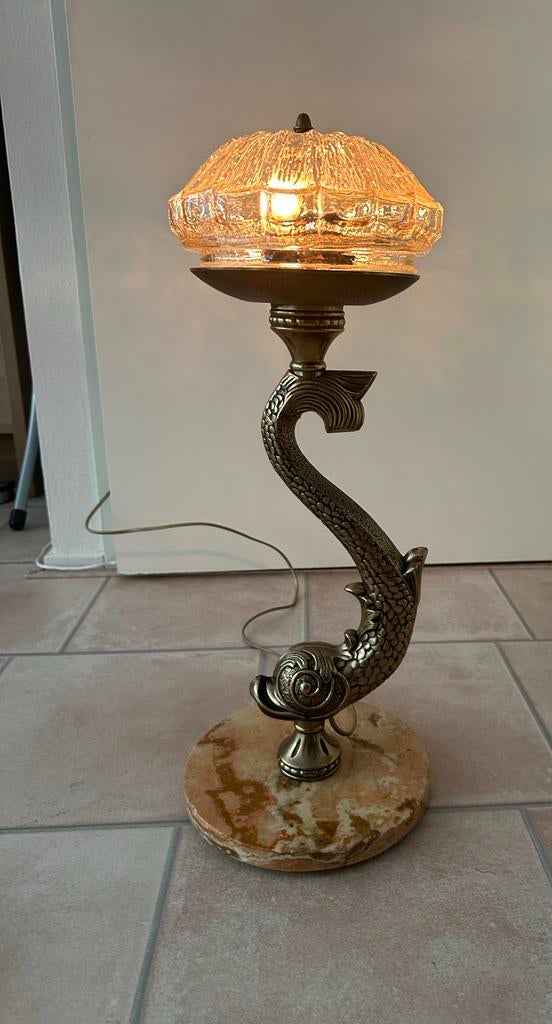 Antieke Dolfijn  Lamp met Marmeren Voet en Gouden Afwerking, Ophalen, Nieuw, Glas, 50 tot 75 cm