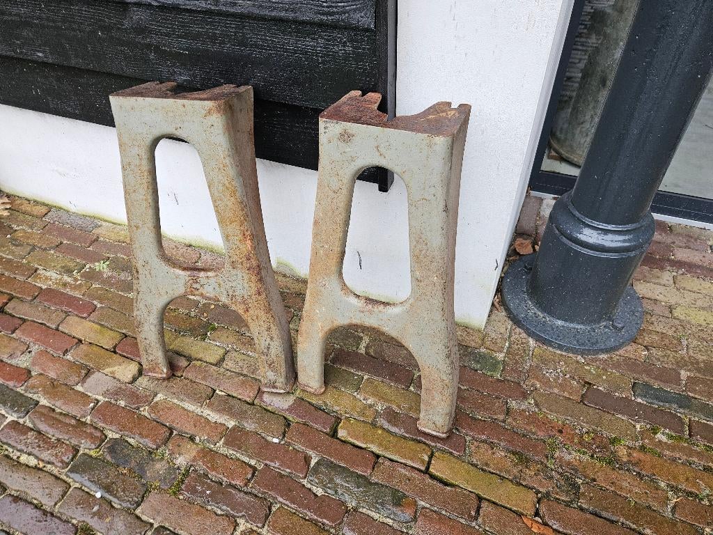 Industriële gietijzeren machine poten Hoog ca 62 cm, Ophalen