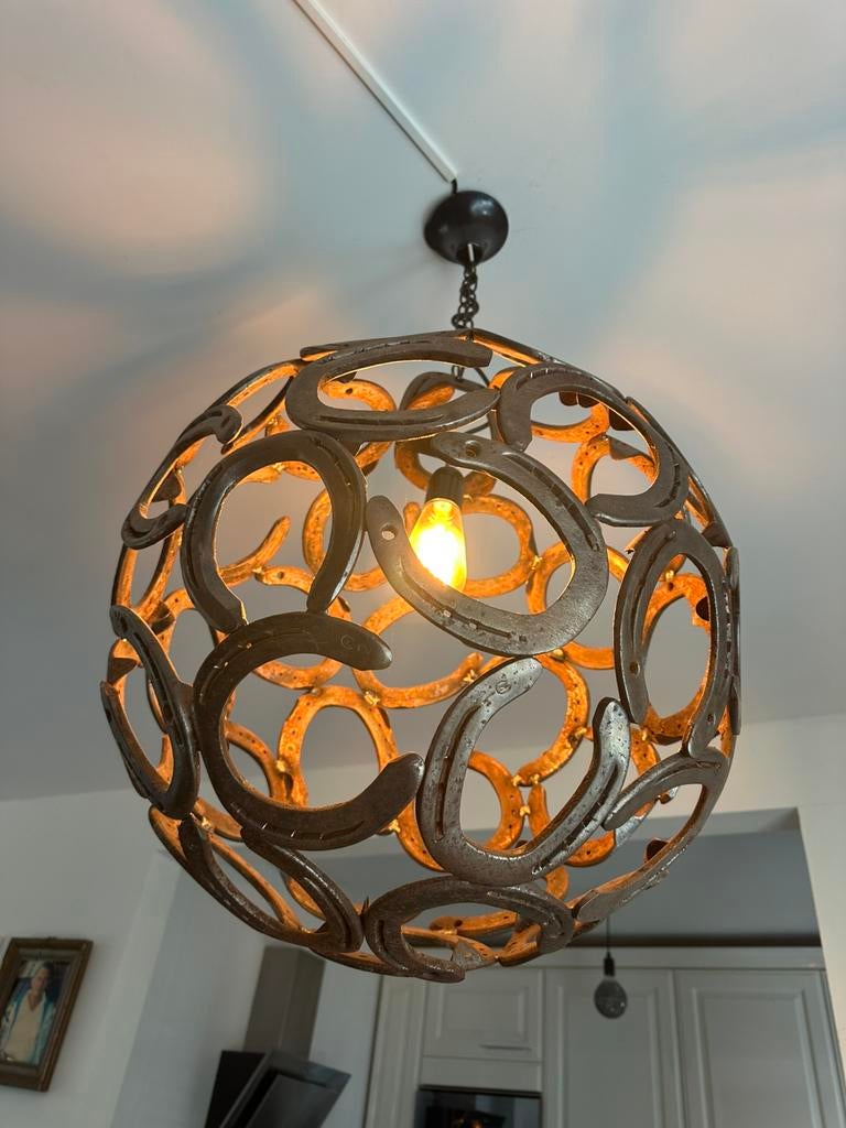 Hanglamp van hoefijzers, Ophalen, Zo goed als nieuw