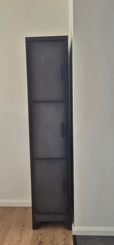 Set van 2 metalen kasten!, Ophalen, Zo goed als nieuw