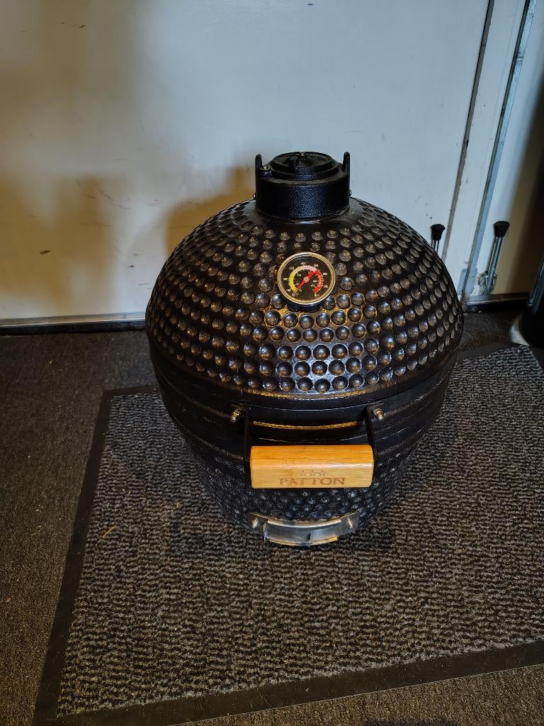 Patton Kamado BBQ – compleet met accessoires, Tuin en Terras, Houtskoolbarbecues, Ophalen, Gebruikt, Patton, Met accessoires
