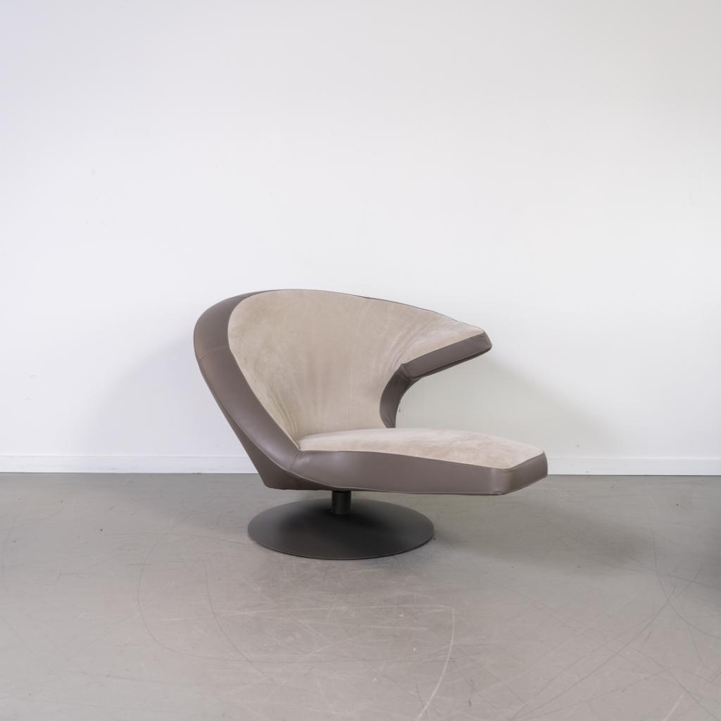 2x Leolux Parabolica Fauteuil Beige Suède/Grijs Leer - Zwart, Huis en Inrichting, Fauteuils, Zo goed als nieuw, Leer, Metaal, Stof