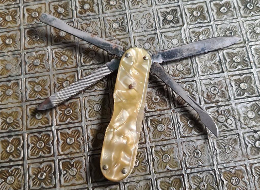 Antiek zakmes J.Sockey Solingen, parelmoer handvat, Antiek en Kunst, Antiek | Gereedschap en Instrumenten, Verzenden