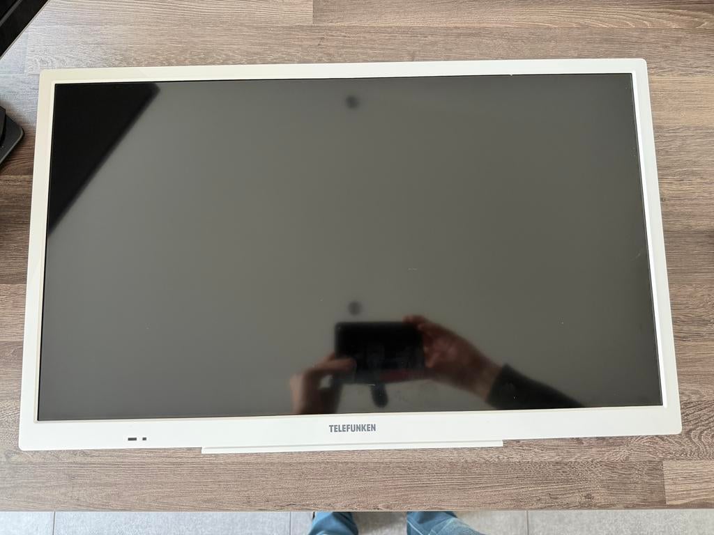 Televisie op 12 volt met DVD speler. 24 inch Werkt prima, Ophalen of Verzenden, Zo goed als nieuw