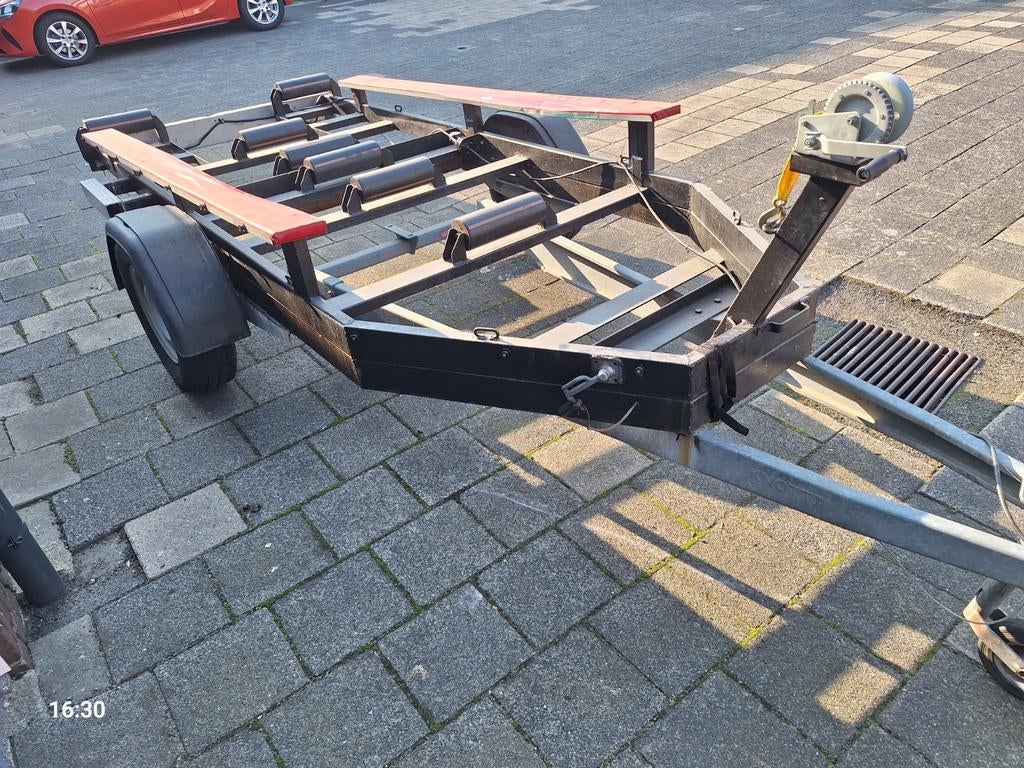 Boot trailer- klaar voor het water!, Watersport en Boten, Vis- en Consoleboten, Geen motor, Gebruikt, Overige brandstoffen, Ophalen of Verzenden