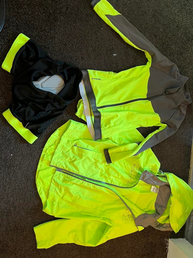 Fietsbroekje en shirt kind 7-8 jaar, Fietsen en Brommers, Fietsaccessoires | Fietskleding, Ophalen, Kinderen, Overige maten, Zo goed als nieuw