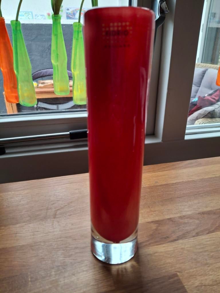 FIDRIO   Holland vaasje  .24 cm hoog, Huis en Inrichting, Ophalen of Verzenden, Rood, Glas, Minder dan 50 cm