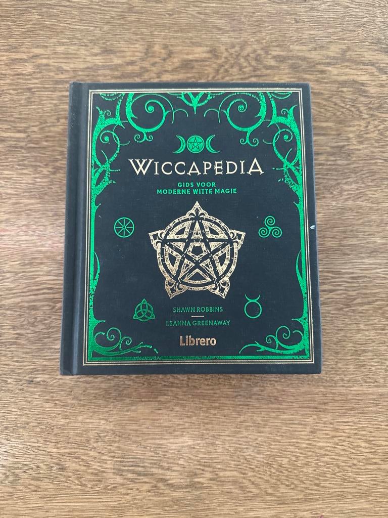 Wiccapedia Gids voor Moderne Witte Magie, Boeken, Ophalen of Verzenden, Gelezen, Spiritualiteit algemeen, Achtergrond en Informatie