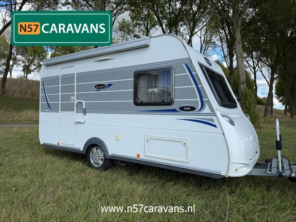 TOPSTAAT: Caravelair Antares Luxe 400 / cassetteluifel, Caravans en Kamperen, Caravans, Bedrijf, tot en met 4, 750 - 1000 kg, Treinzit