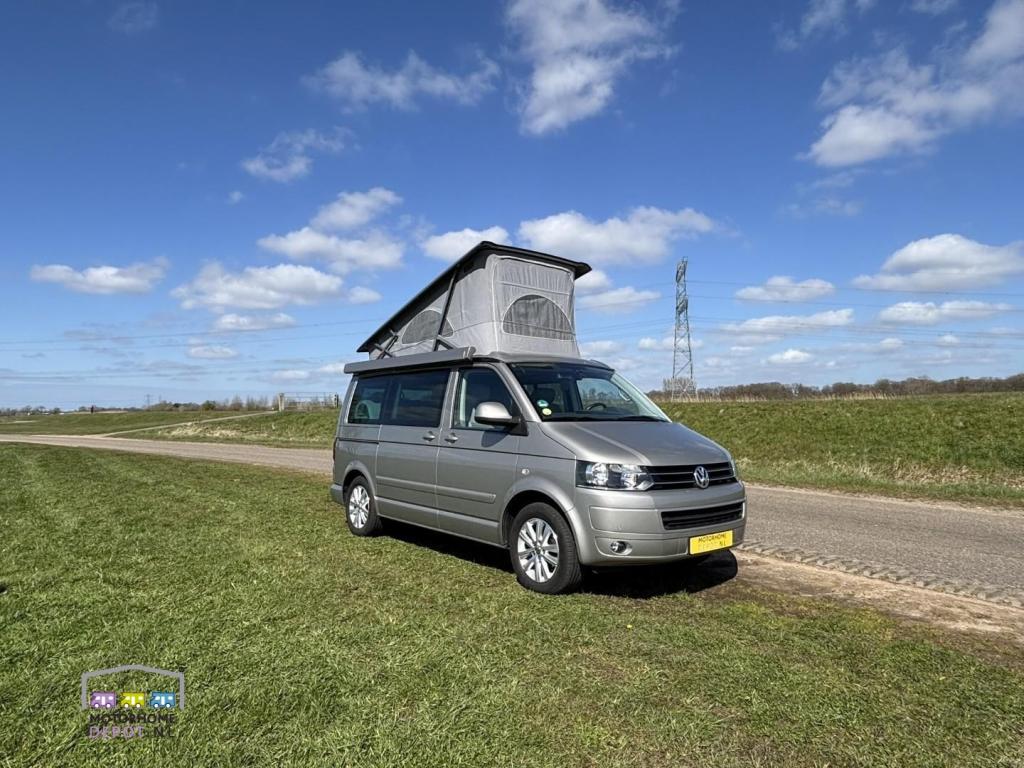 Volkswagen California T5 | 2013 | 4-slaapplaatsen | Trekhaak, Caravans en Kamperen, Campers, Niet ingevuld, Buscamper of Camperbus