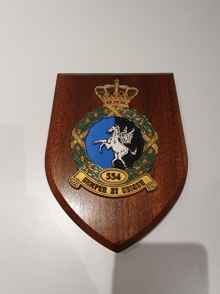 Houten Wapenschildje 334 Squadron KLU, Ophalen
