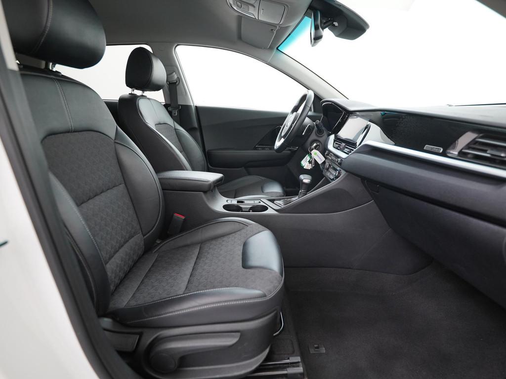 Kia Niro 1.6 GDi PHEV DynamicLine | Camera | Carplay | Navig, 12 maanden, Gebruikt, Leder en Stof, Wit